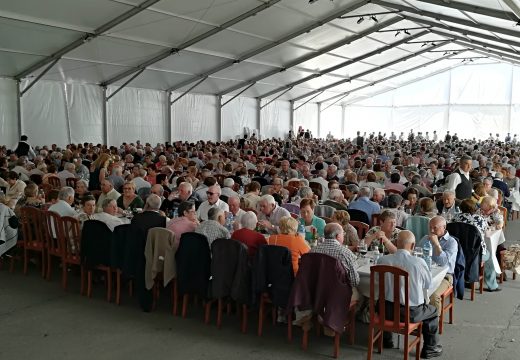 800 maiores de Ordes celebran a súa xuntanza coincidindo co Día da Nai